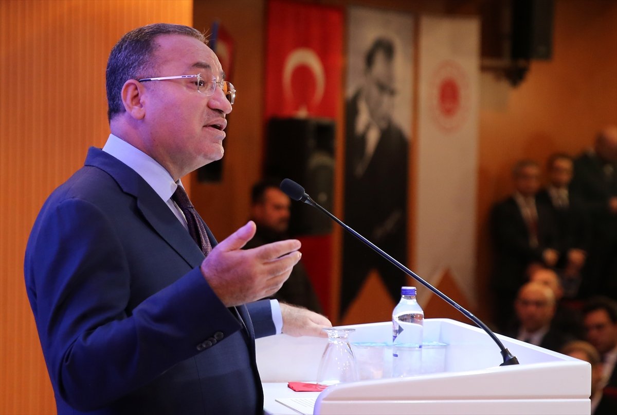 Bekir Bozdağ, hakim ve savcı adaylarıyla bir araya geldi