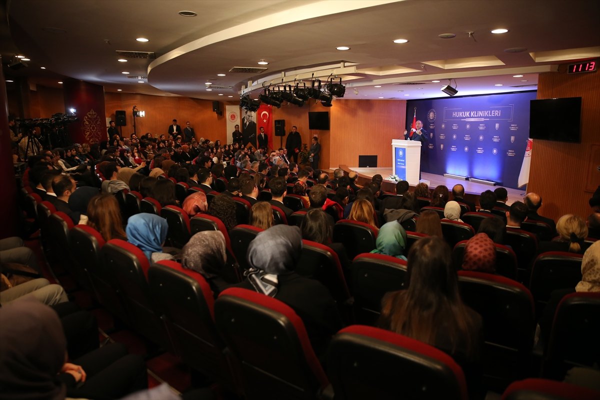 Bekir Bozdağ, hakim ve savcı adaylarıyla bir araya geldi