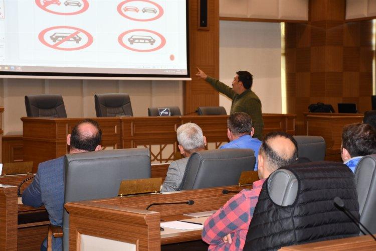 Bursa Büyükşehir&#039;in şoförlerine &#039;güvenli sürüş&#039; eğitimi