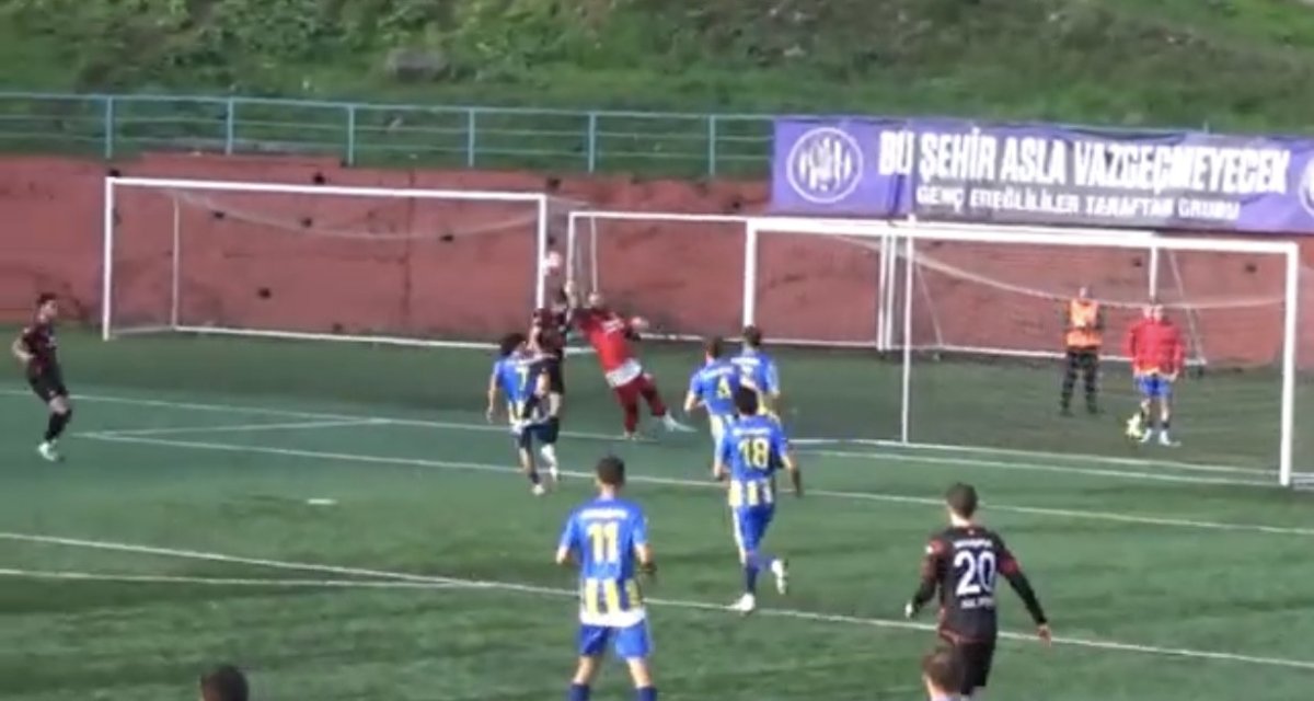 Çaycumaspor’un kalecisi rakiple çarpıştı: Kafatası çatladı