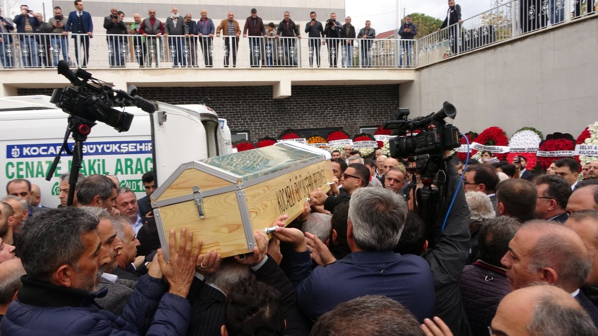 Celal Kılıçdaroğlu, son yolculuğuna uğurlandı