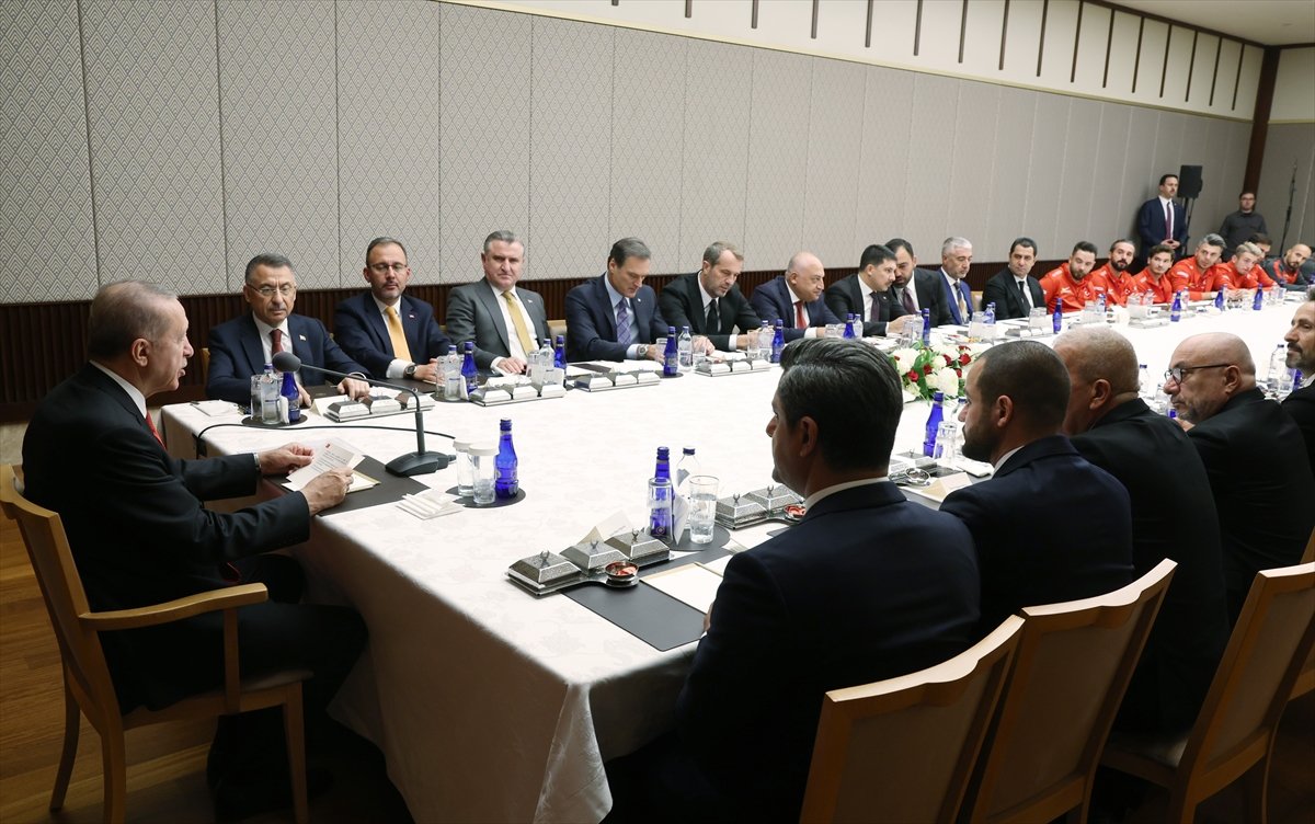 Cumhurbaşkanı Erdoğan, Türkiye Ampute Futbol Milli Takımı'nı kabul etti