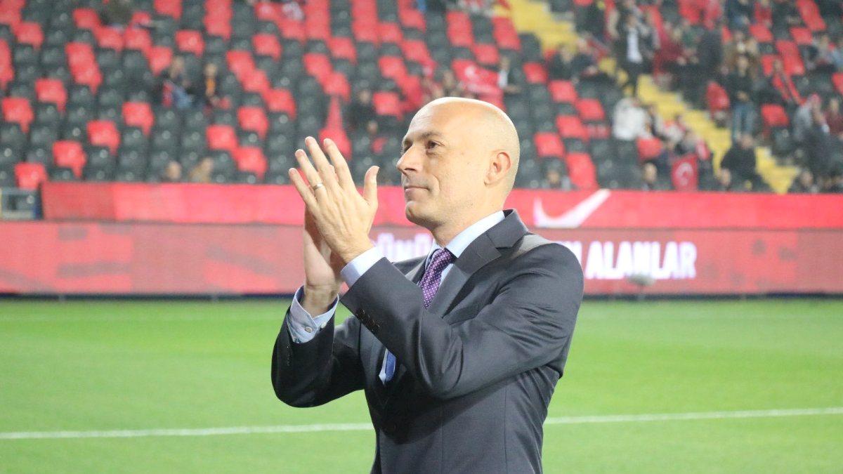 Cüneyt Çakır, hakemlik kariyerini sonlandırdı