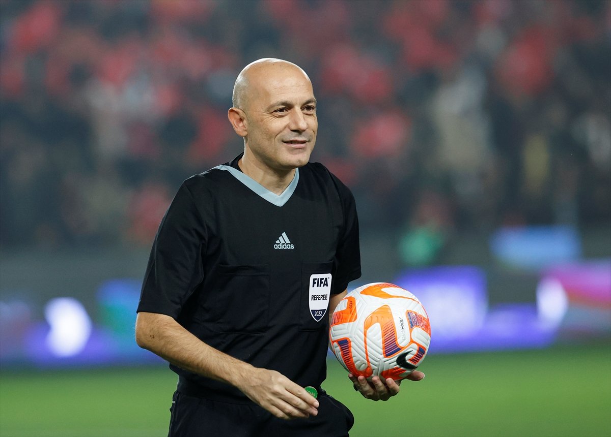 Cüneyt Çakır: Türk hakemliği adına onur duyulacak bir gündü