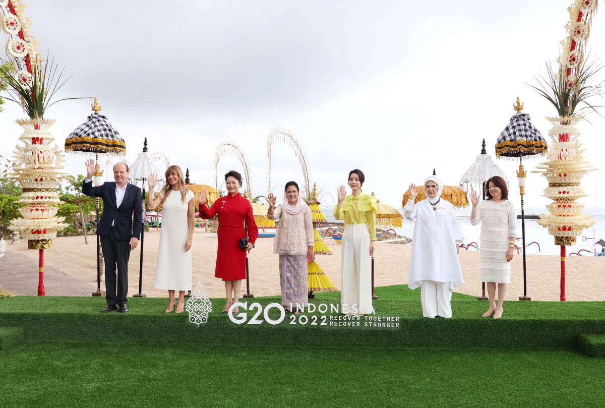 Emine Erdoğan Endonezya’da lider eşleriyle görüştü
