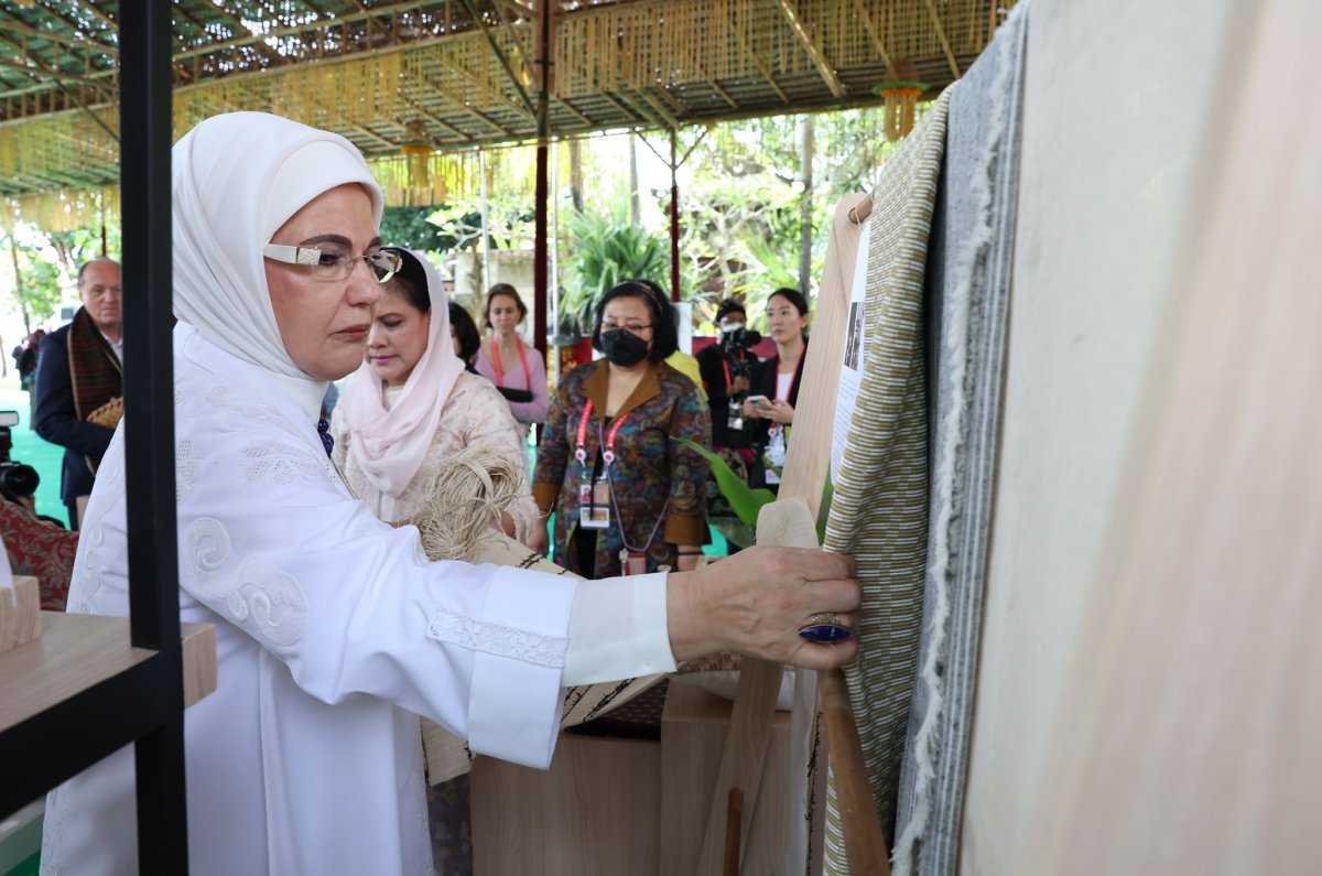 Emine Erdoğan Endonezya’da lider eşleriyle görüştü
