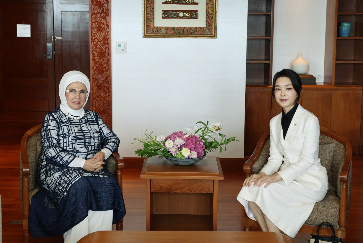 Emine Erdoğan Endonezya’da lider eşleriyle görüştü