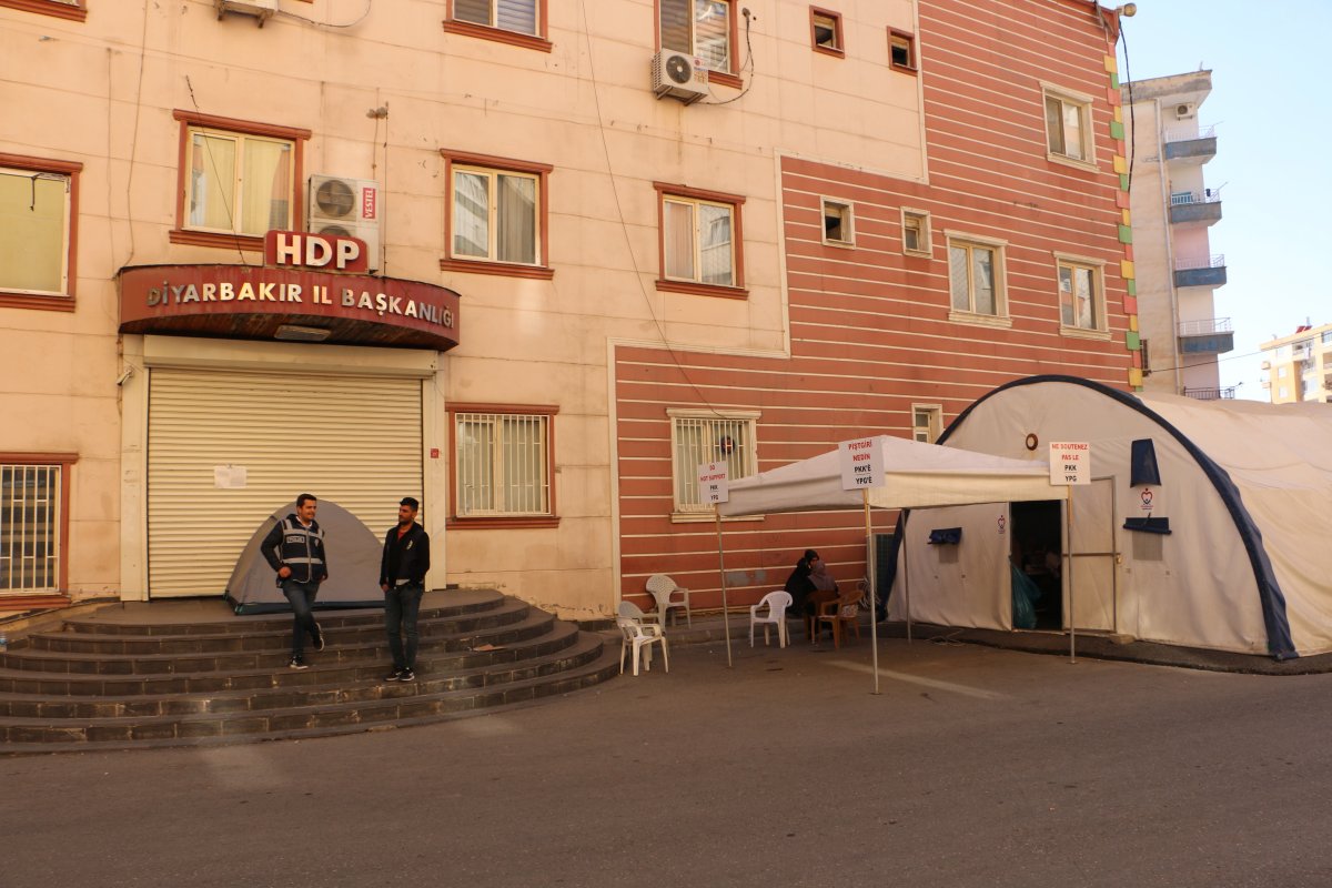 Evlat nöbetindeki anne: HDP aracılığı olmasa hiçbir evlat dağa gitmez