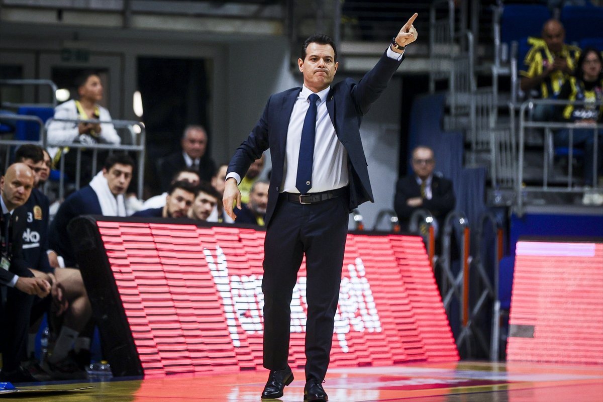 Fenerbahçe, ligde yoluna namağlup devam ediyor