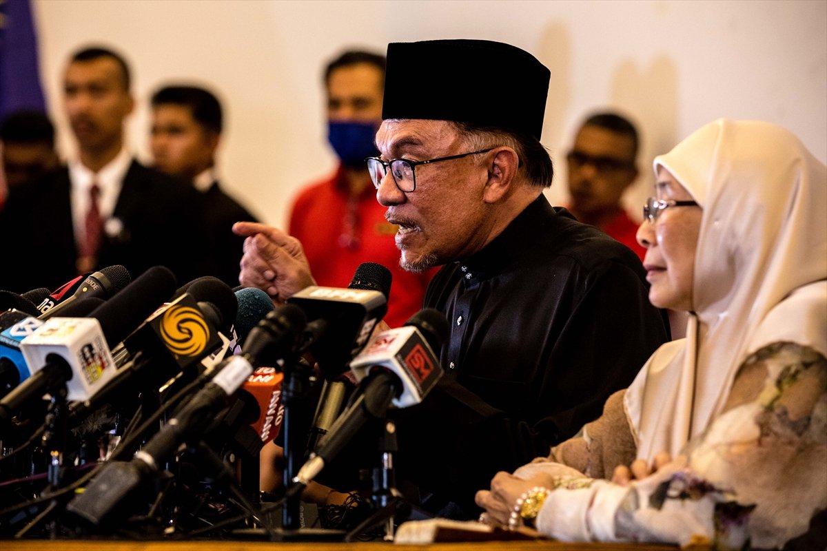 Malezya Başbakanı Cumhurbaşkanı Erdoğan ile görüşmesini canlı olarak dinletti