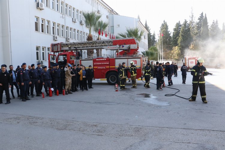 Manisa'da İtfaiye ve Jandarma'dan yangın tatbikatı