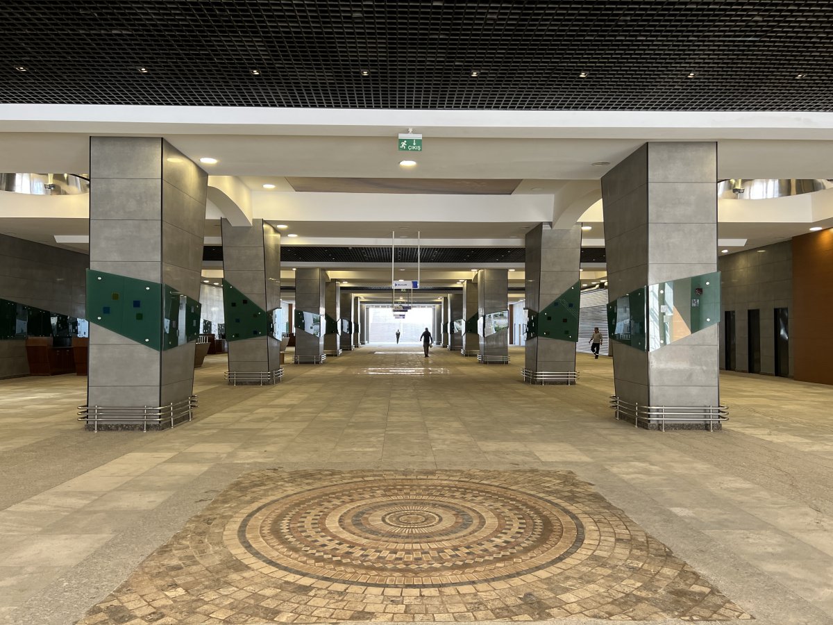 Metro konforundaki tren GAZİRAY açılıyor