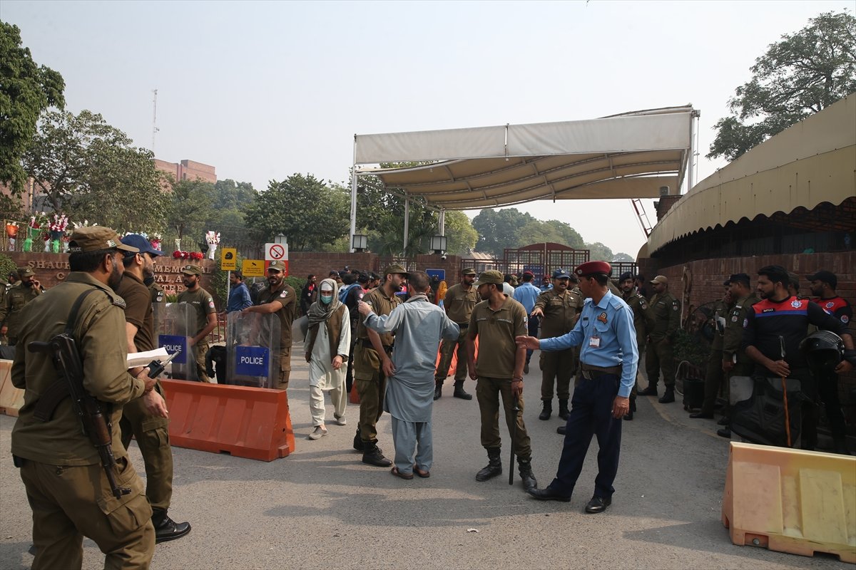 Pakistan'da İmran Han destekçileri, gösteri kararı aldı