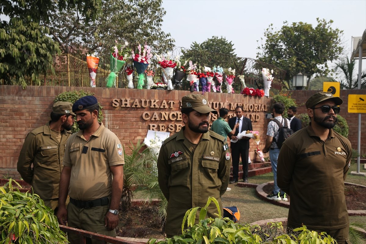 Pakistan'da İmran Han destekçileri, gösteri kararı aldı