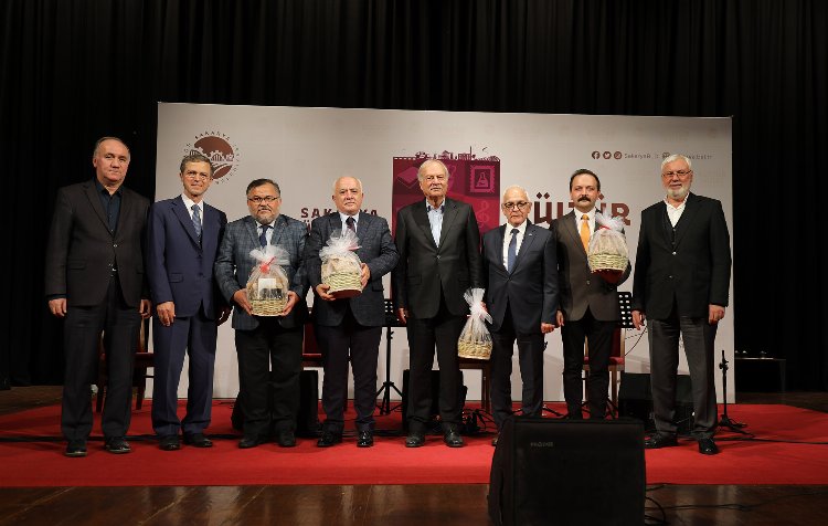 Sakarya'da Süleyman Çelebi programı gönülleri mest etti