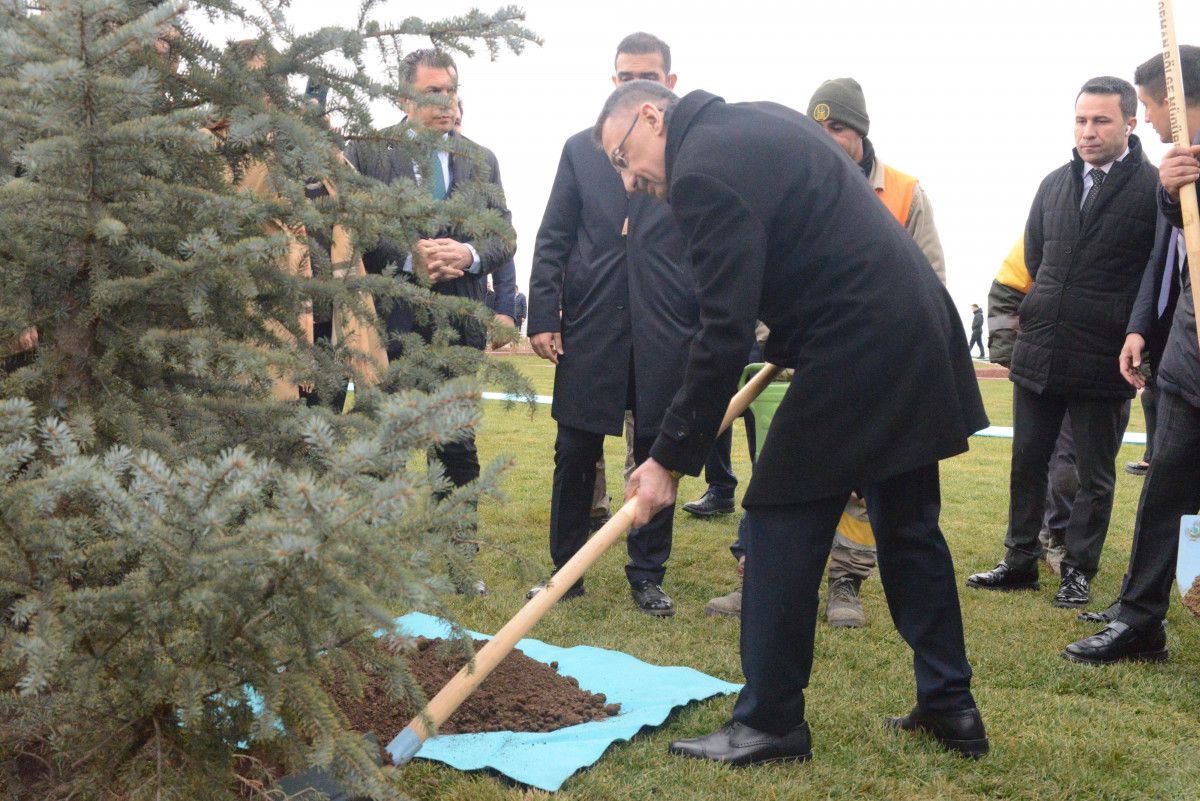 Şehit öğretmenler için Ankara'da hatıra ormanı ve anıt açıldı