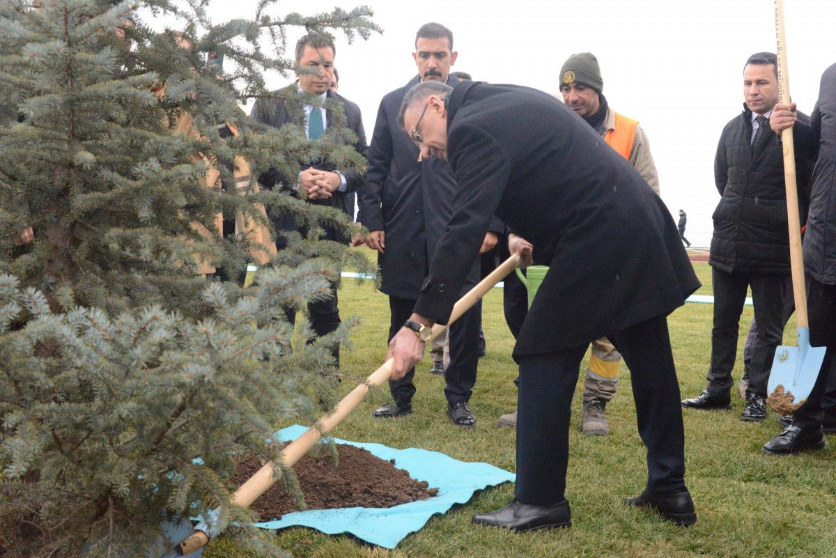 Şehit öğretmenler için Ankara'da hatıra ormanı ve anıt açıldı