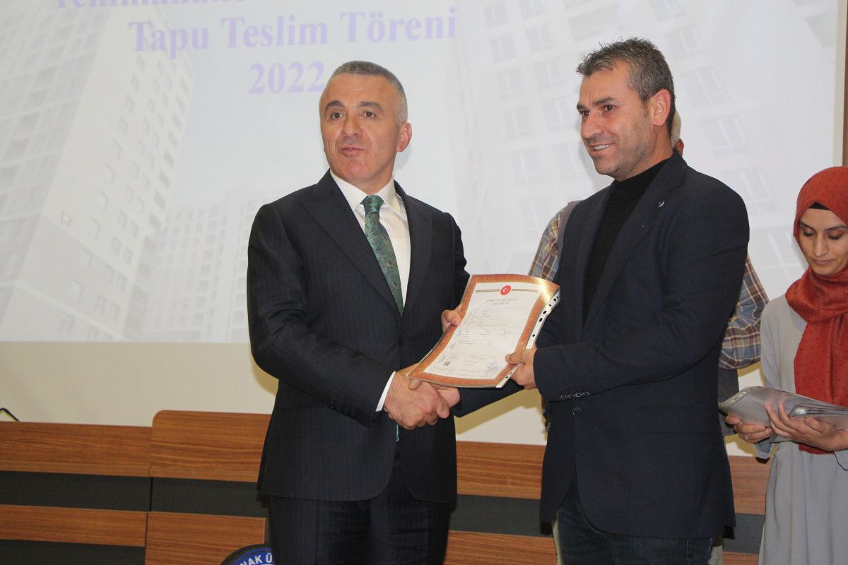 Şırnak'ta terör mağdurları evlerinin tapusunu aldı