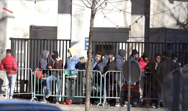 AB, Belçika'da sokağa terk edilen mültecilerle ilgili sessiz