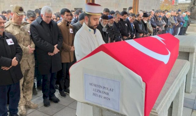 Ağrı'da kazada vefat eden uzman onbaşı, toprağa verildi