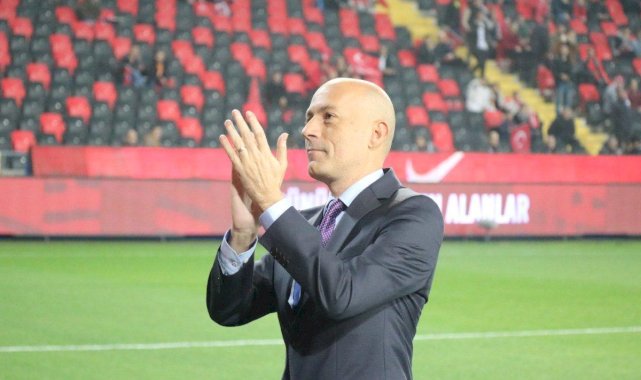 Cüneyt Çakır, hakemlik kariyerini sonlandırdı