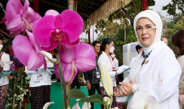 Emine Erdoğan Endonezya’da lider eşleriyle görüştü