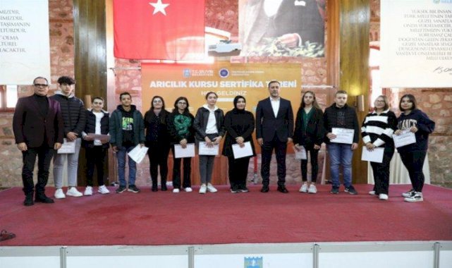 İstanbul Silivri'de arıcılar sertifikalandı