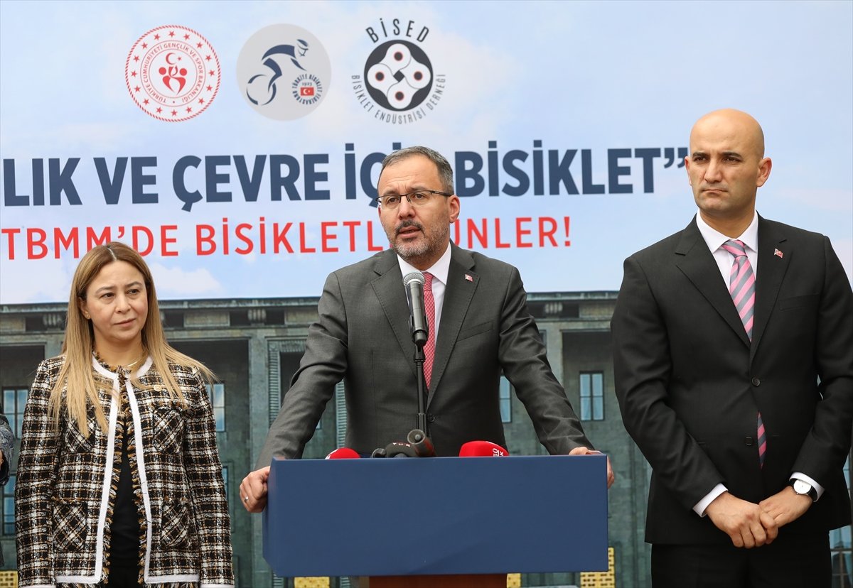 TBMM'de bisikletli günler: Bakan Kasapoğlu ve milletvekilleri tur attı