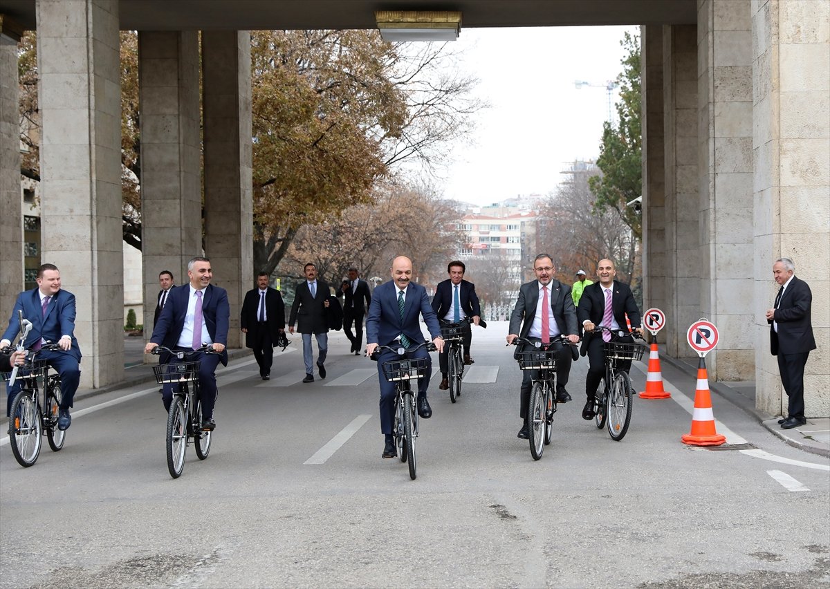 TBMM'de bisikletli günler: Bakan Kasapoğlu ve milletvekilleri tur attı