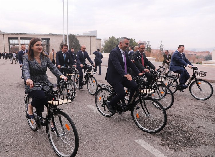 TBMM'ye 30 bisiklet teslim edildi