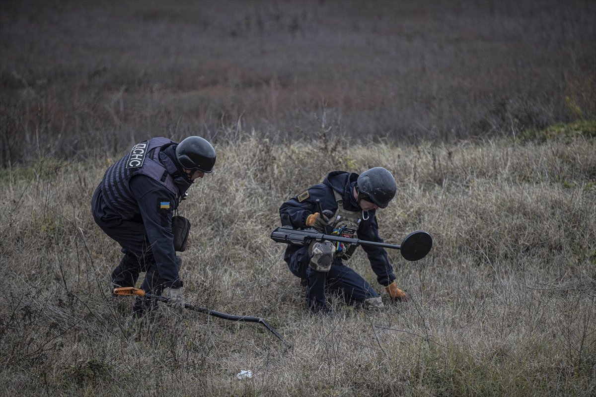 Ukrayna ordusu Herson'da mayın temizleme çalışması başlattı