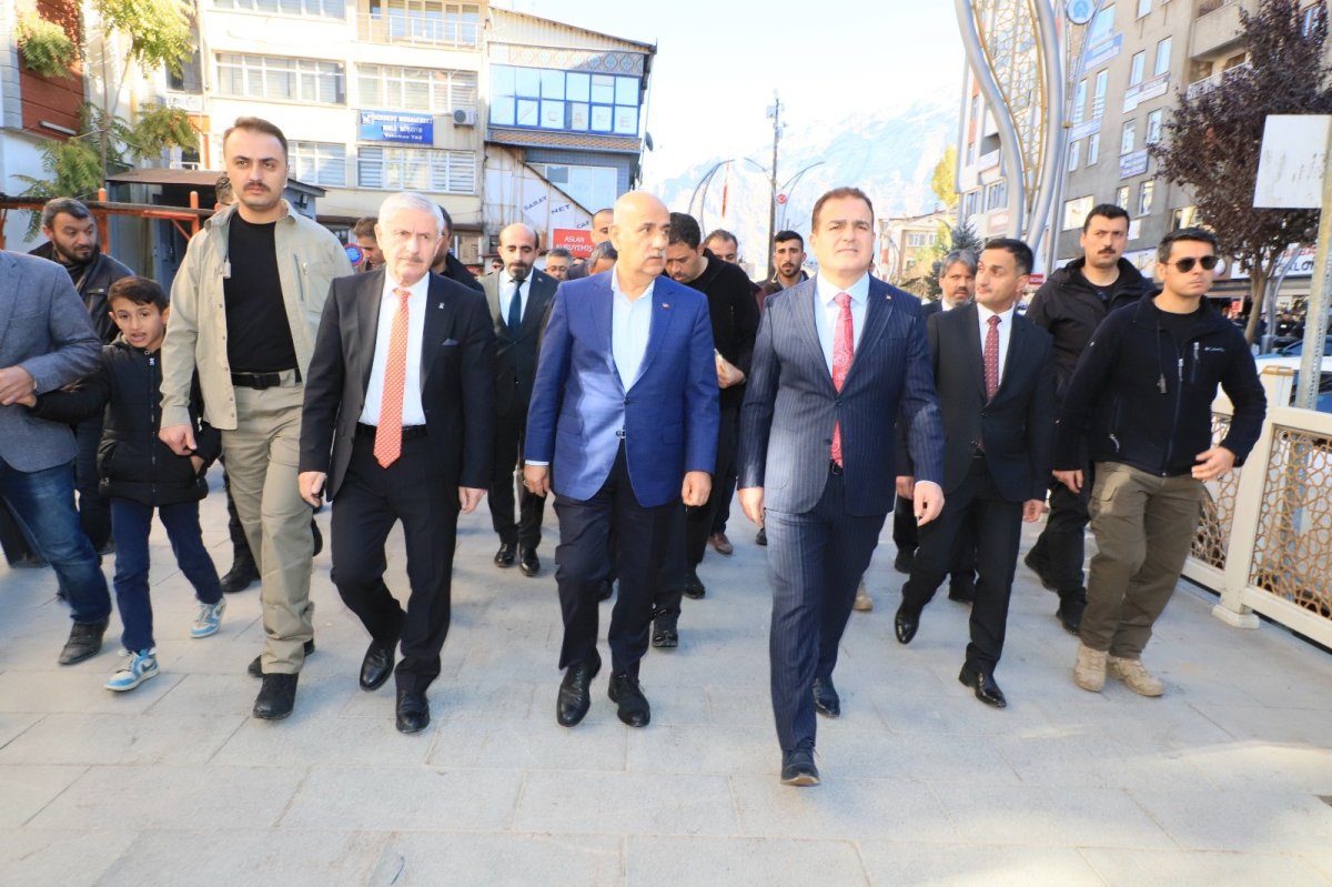 Vahit Kirişci: Bu coğrafya zor bir coğrafya