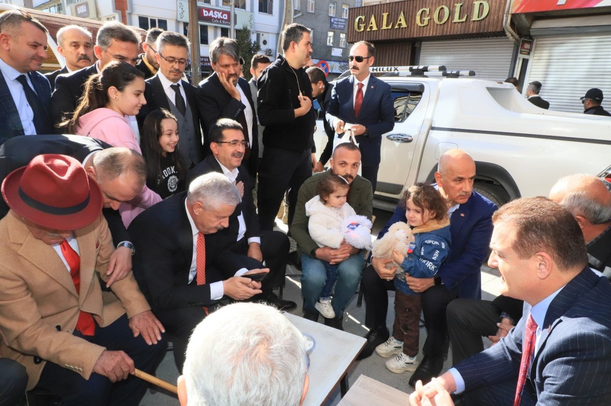 Vahit Kirişci: Bu coğrafya zor bir coğrafya