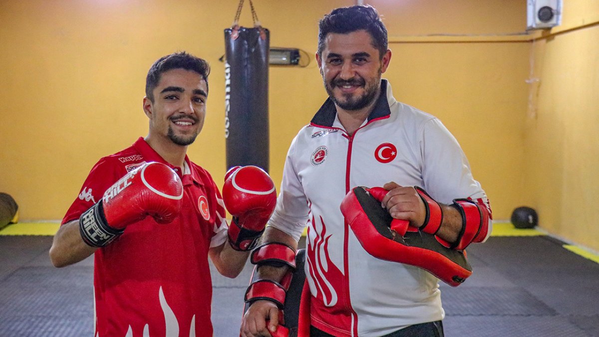 Vanlı Bedirhan, antrenmanlarını izleyerek başladığı kick boksta Avrupa şampiyonu oldu