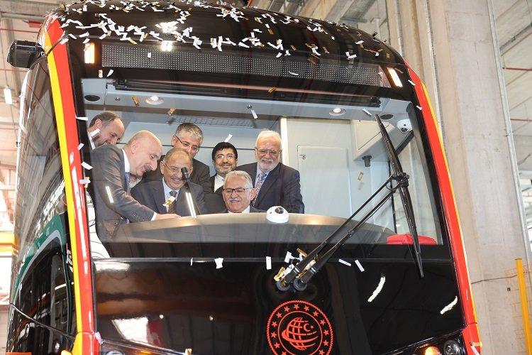 Yerli ve milli tramvay Kayseri&#039;yi turluyor