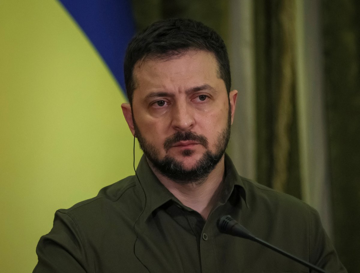 Zelensky: Çatışmalar en az 1000 kilometrelik cephe hattında sürüyor