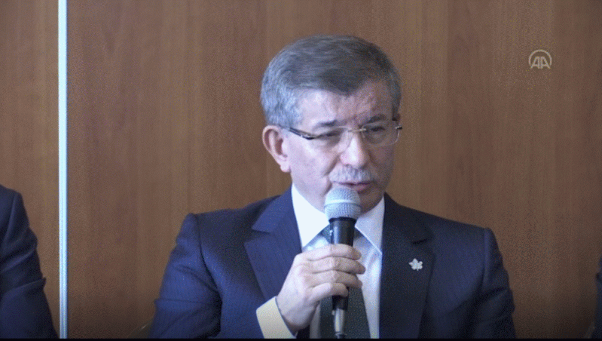 Ahmet Davutoğlu, Konya'da seçim çalışmalarını başlattı