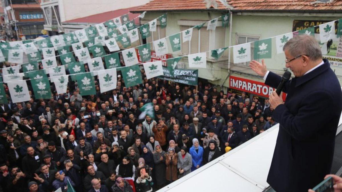 Ahmet Davutoğlu memleketi Konya&#039;da beklediği ilgiyi göremedi!