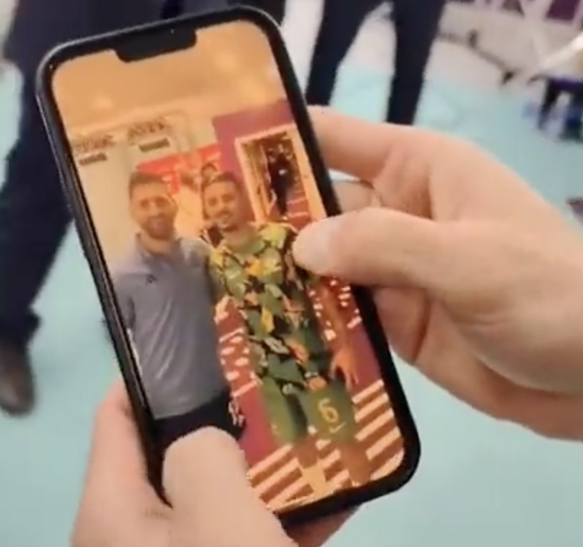 Avustralyalı oyuncular, Messi ile fotoğraf çektirmek için yarışa girdi