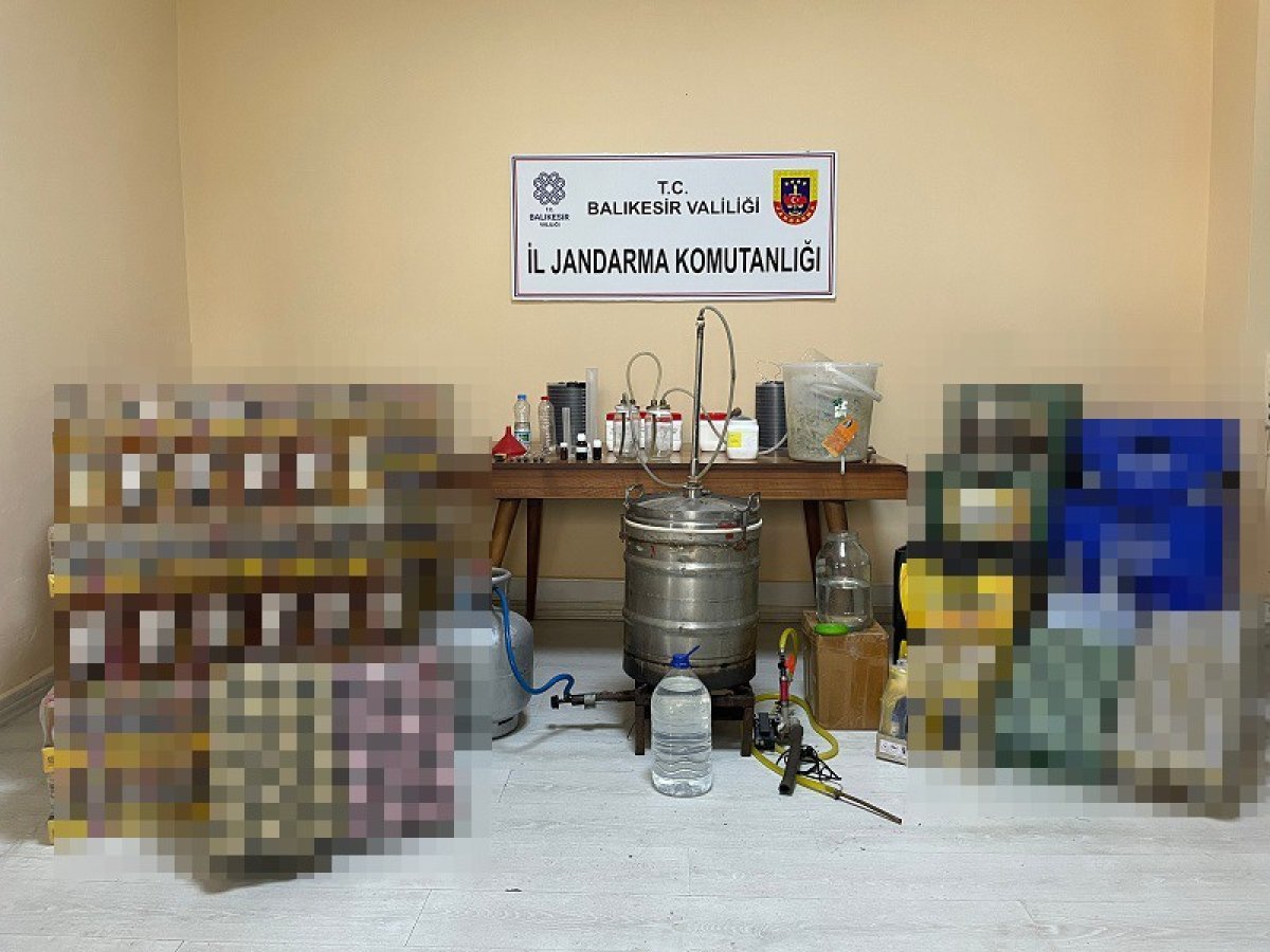 Balıkesir'de sahte içkiden 12 şüpheli gözaltına alındı