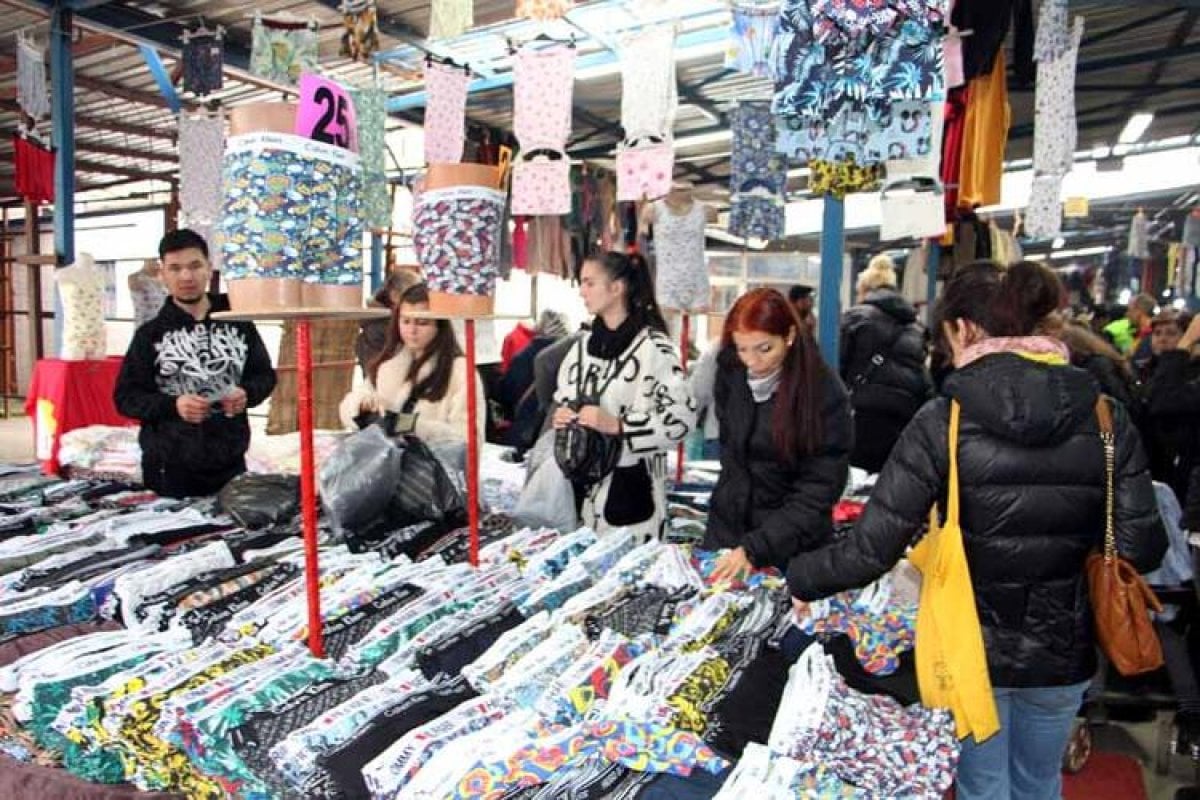 Bulgarlar yılbaşı alışverişi için Edirne'yi doldurdu