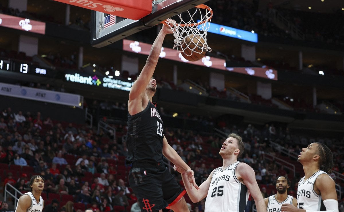 Cedi Osman'ın 22 sayısı attığı karşılaşmayı Cavaliers kazandı