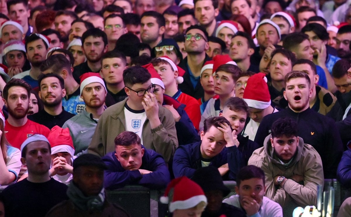 Dünya Kupası'ndan elenen İngiltere ülkesinde gündem oldu