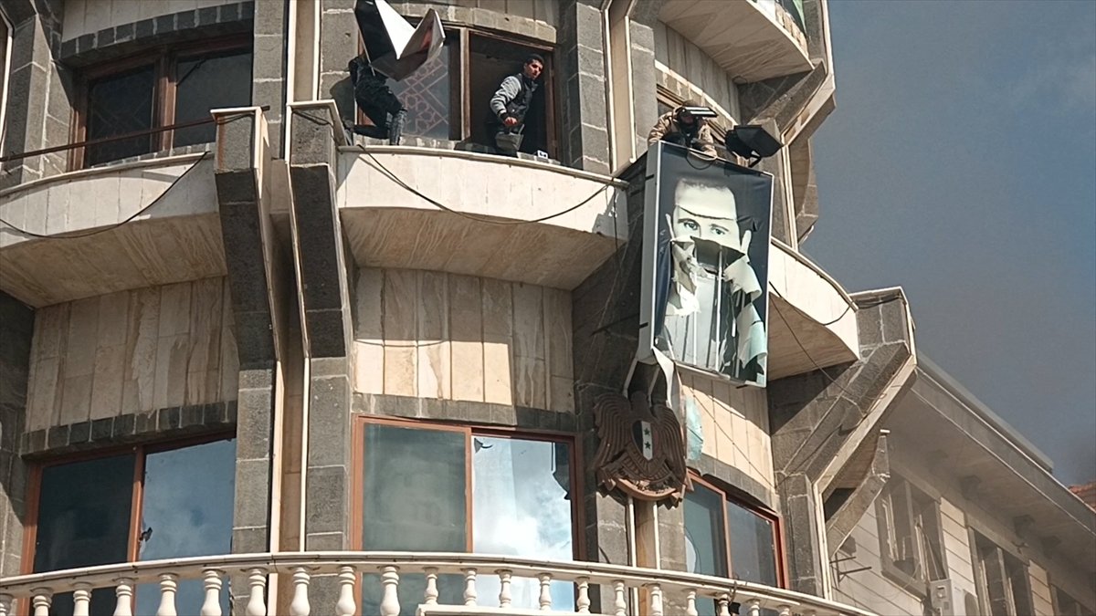 Esad'ın askerleri, protestocuların üzerine ateş açtı