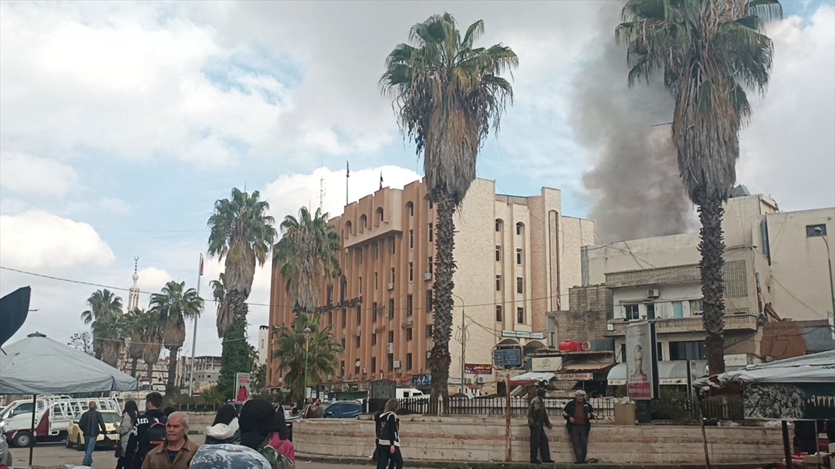 Esad'ın askerleri, protestocuların üzerine ateş açtı