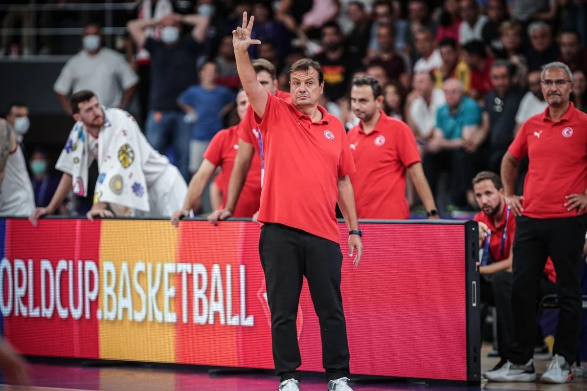FIBA, olaylı Türkiye-Gürcistan maçının cezalarını açıkladı