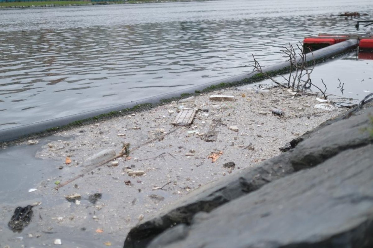 Haliç'te suyun rengi yeniden kahverengiye döndü