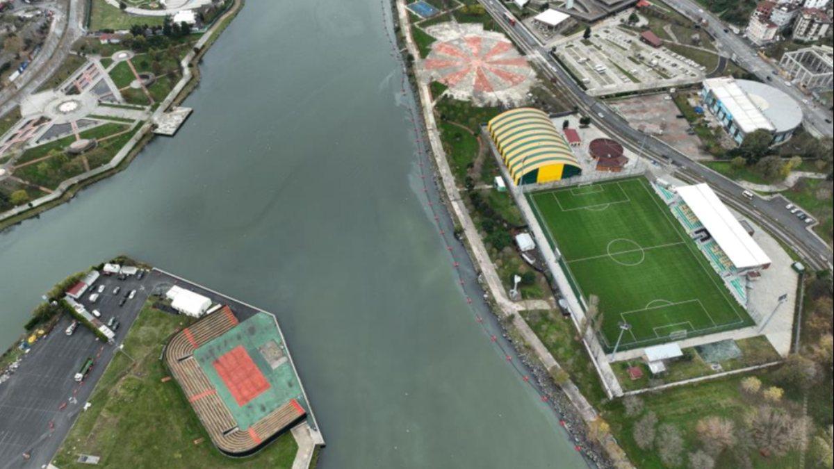 Haliç&#039;te suyun rengi yeniden kahverengiye döndü