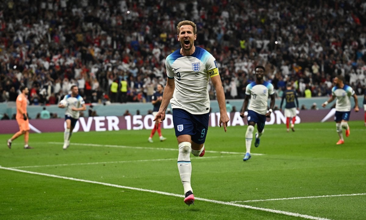 Harry Kane gol sayısında Wayne Rooney'i yakaladı