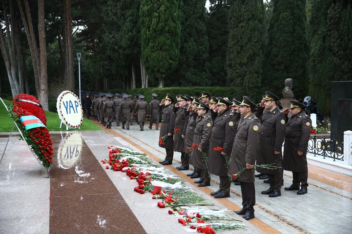 Haydar Aliyev, kabri başında anıldı